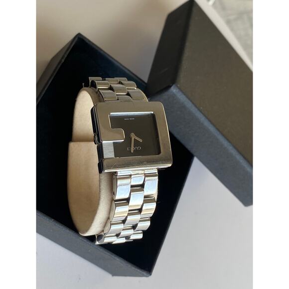 Authentic Gucci Stainless Steel G-Frame Women’s Watch – 23mm - Picture 8 of 13